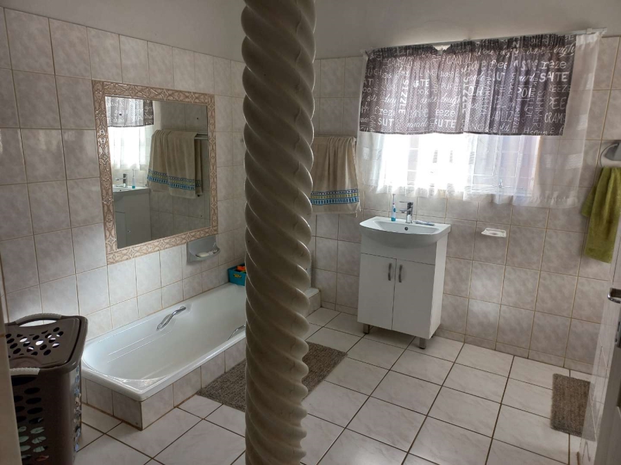 5 Bedroom Property for Sale in Blydeville Northern Cape
